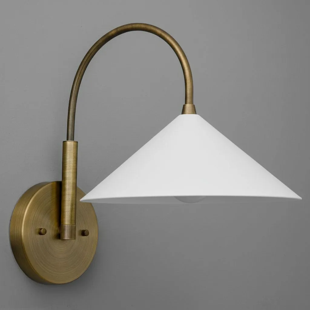 Curva Metal Vintage Wall Sconce  - Elegant Cone Shade for Bedrooms KL1511