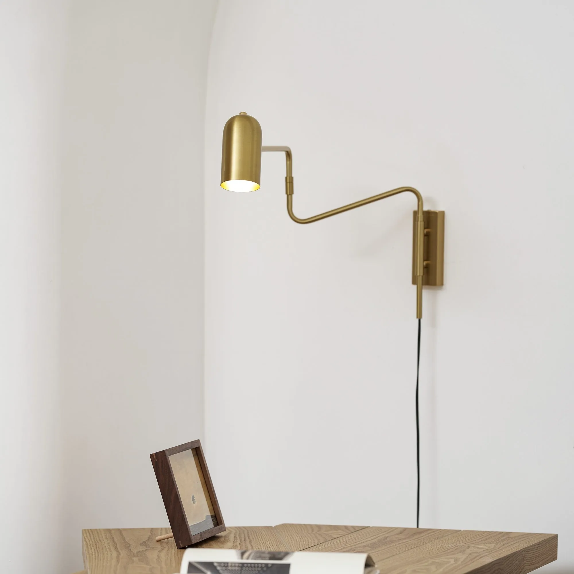 Adjustable Arm Plug In Wall Lamp D371