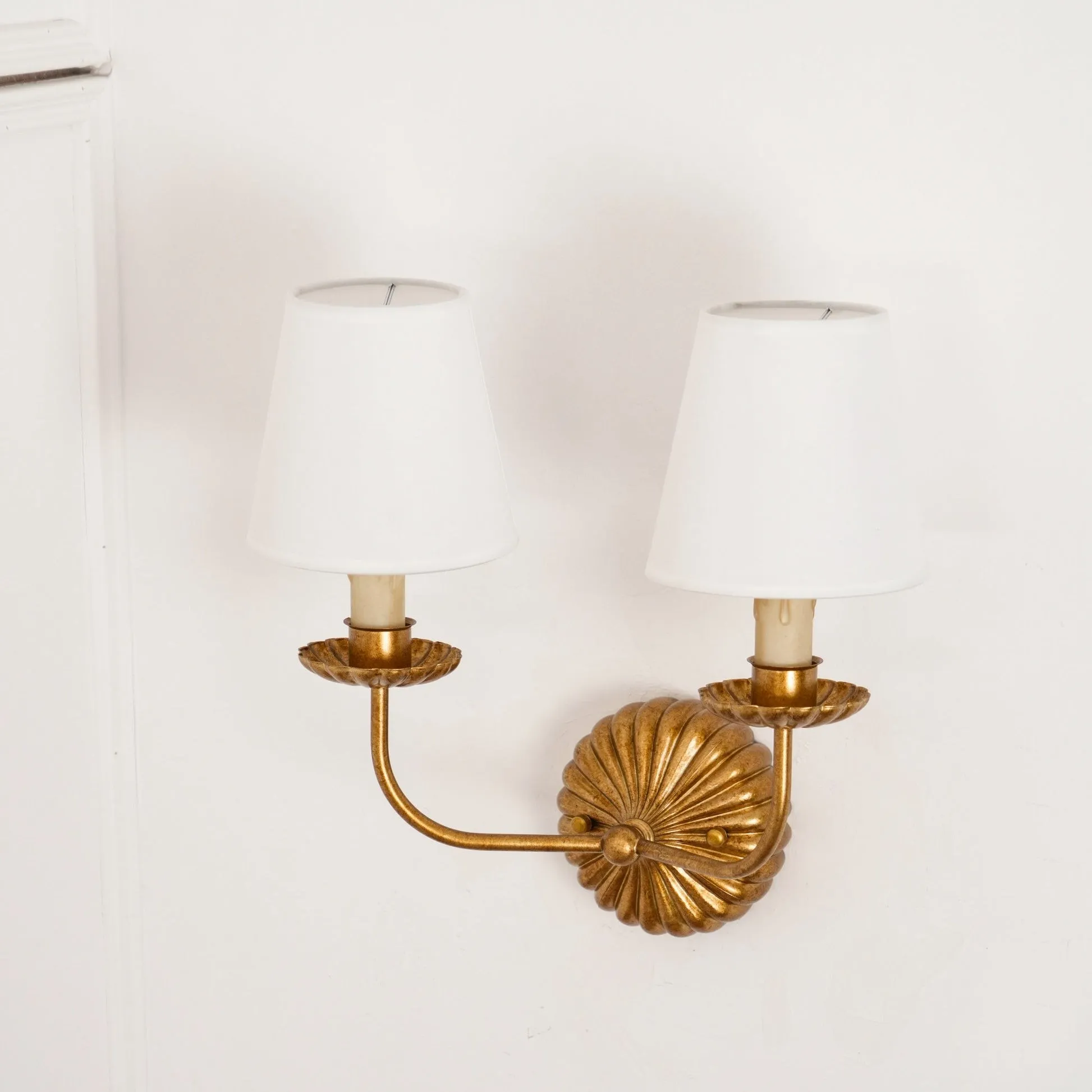 Catina Fabric Shade Wall Sconce – Classic Metal Wall Lighting for Entryway or Lounge KL1148