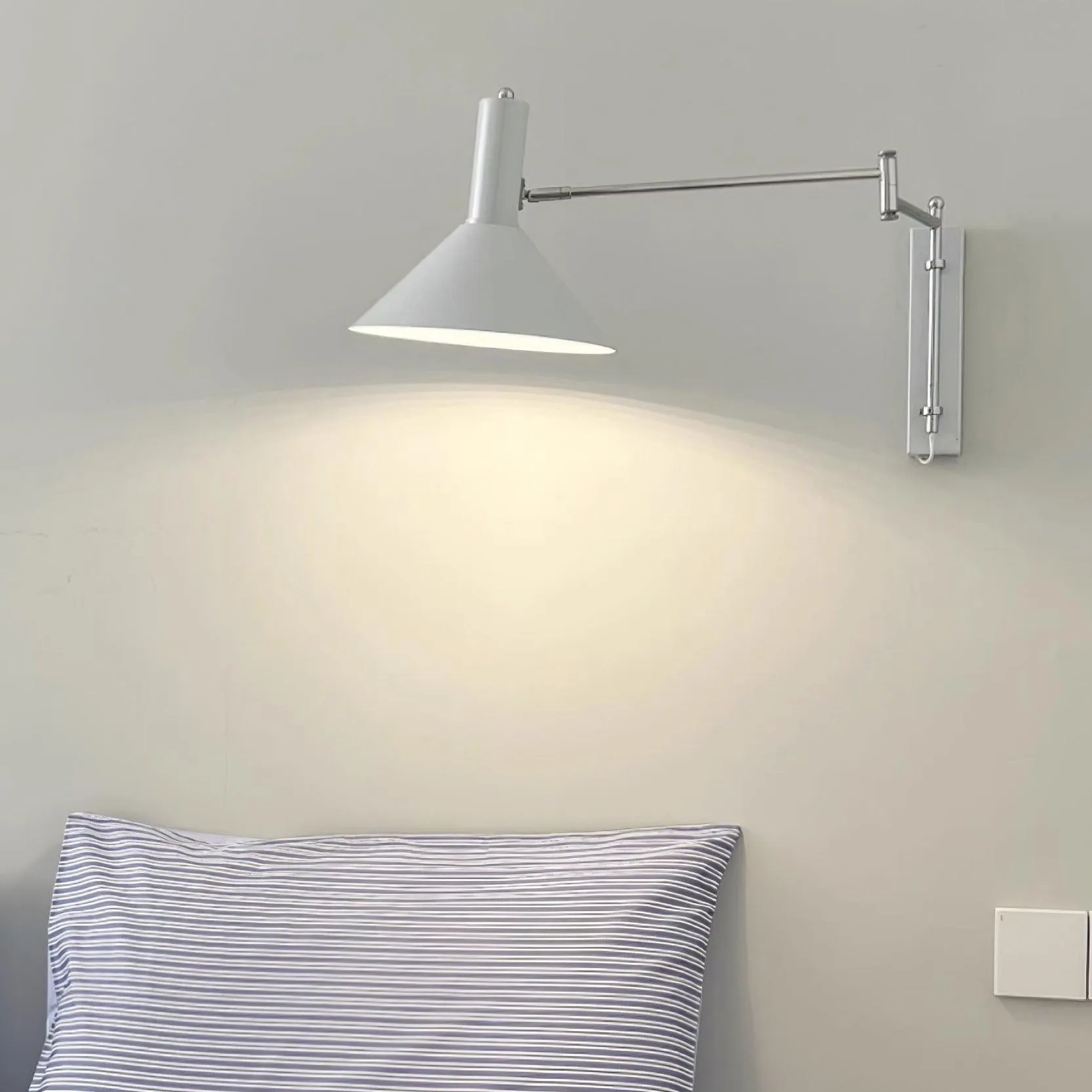 Classic Modern Swing Arm Adjustable Bedside Reading Wall Lamp KL565