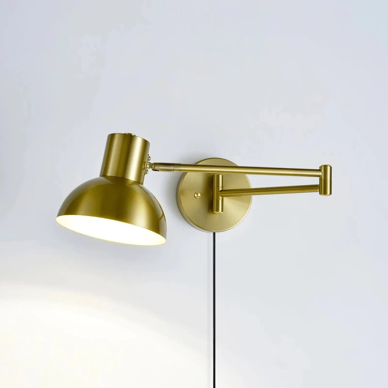 Adjustable Arm Plug In Wall Lamp D371
