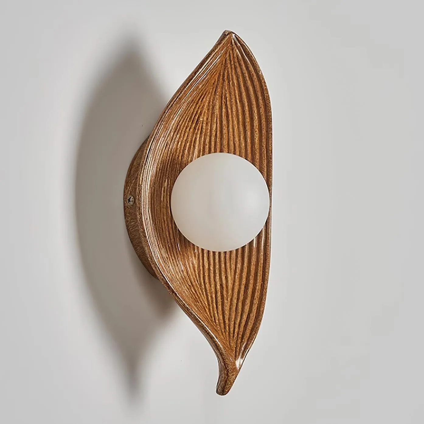 Contemporary Nordic Leaf Resin Wall Light KL445