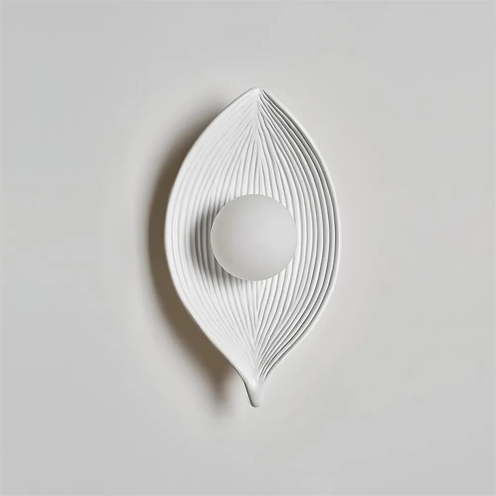 Contemporary Nordic Leaf Resin Wall Light KL445