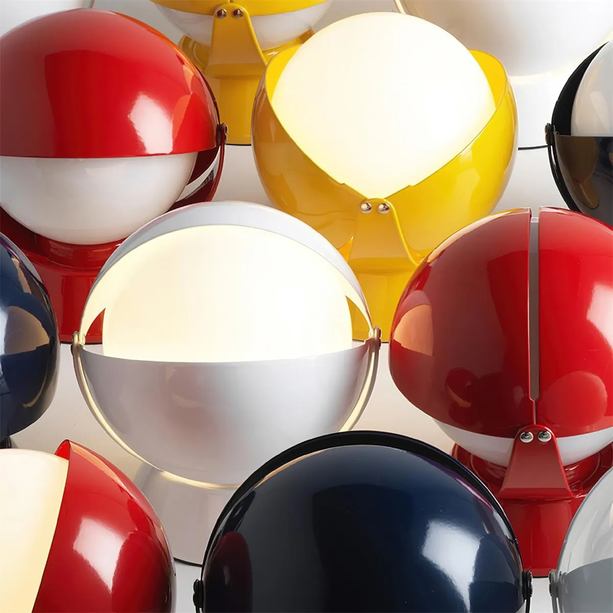 Modern Creative Metal Spherical Table Lamp for Kids Room KL580