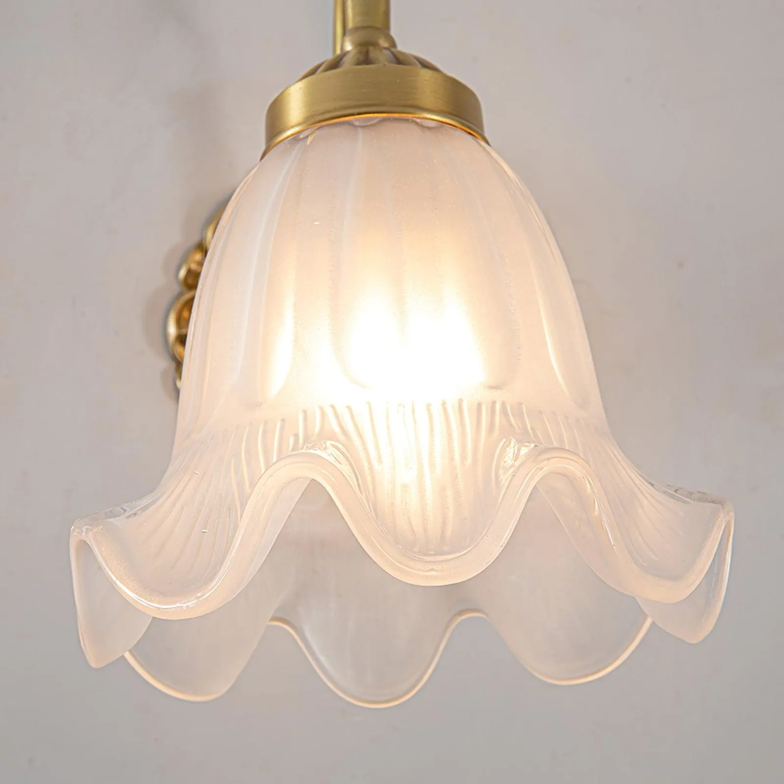 Nordic Modern Retro Elegant Flower Brass Glass Wall Lamp KL263