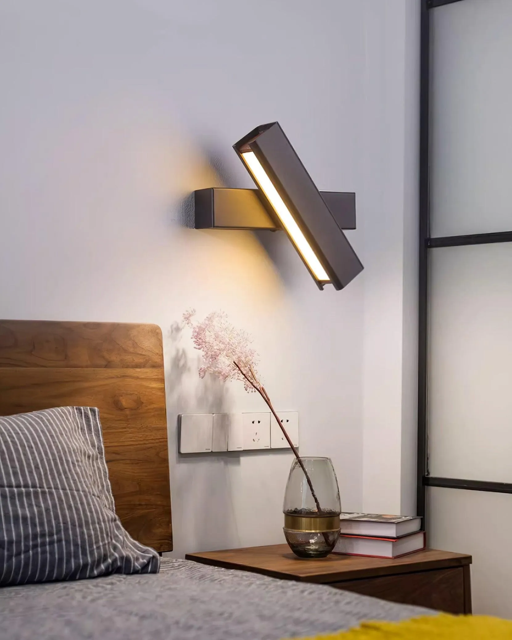 Nordic Art Bedroom Wall Lamp KL528