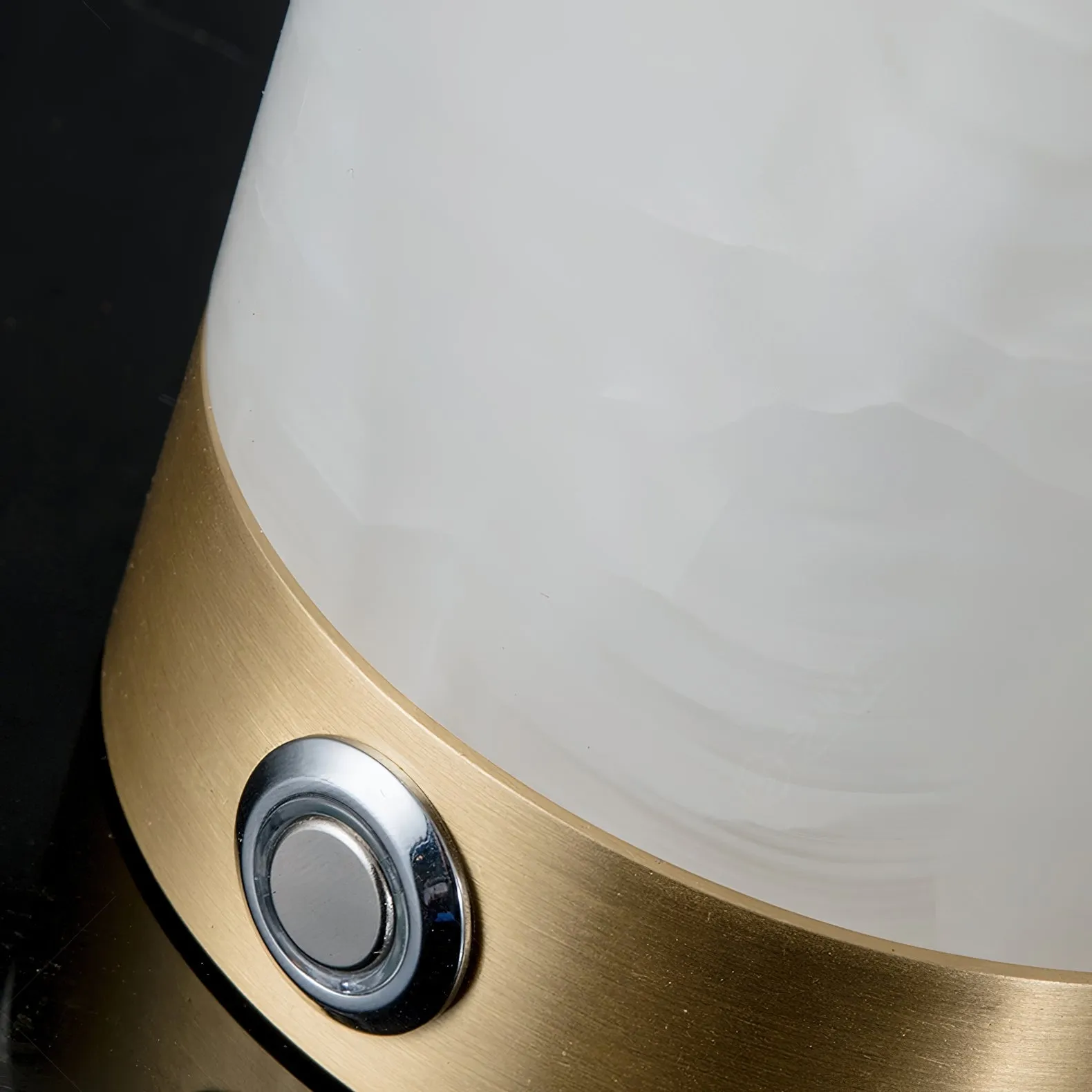 Totem Alabaster Table Lamp (built-in battery) D499