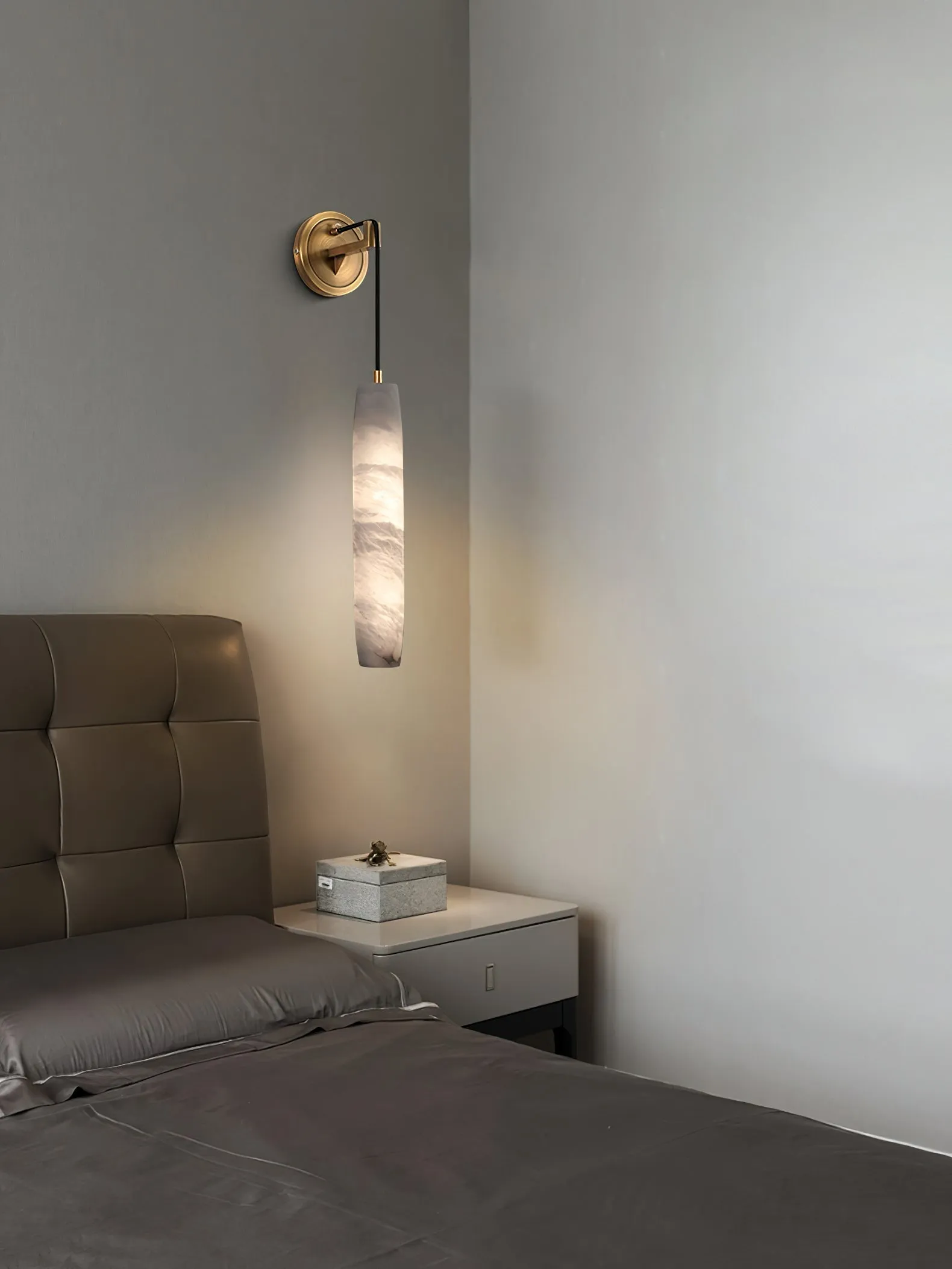 Alabaster Flute Wall Lamp D437