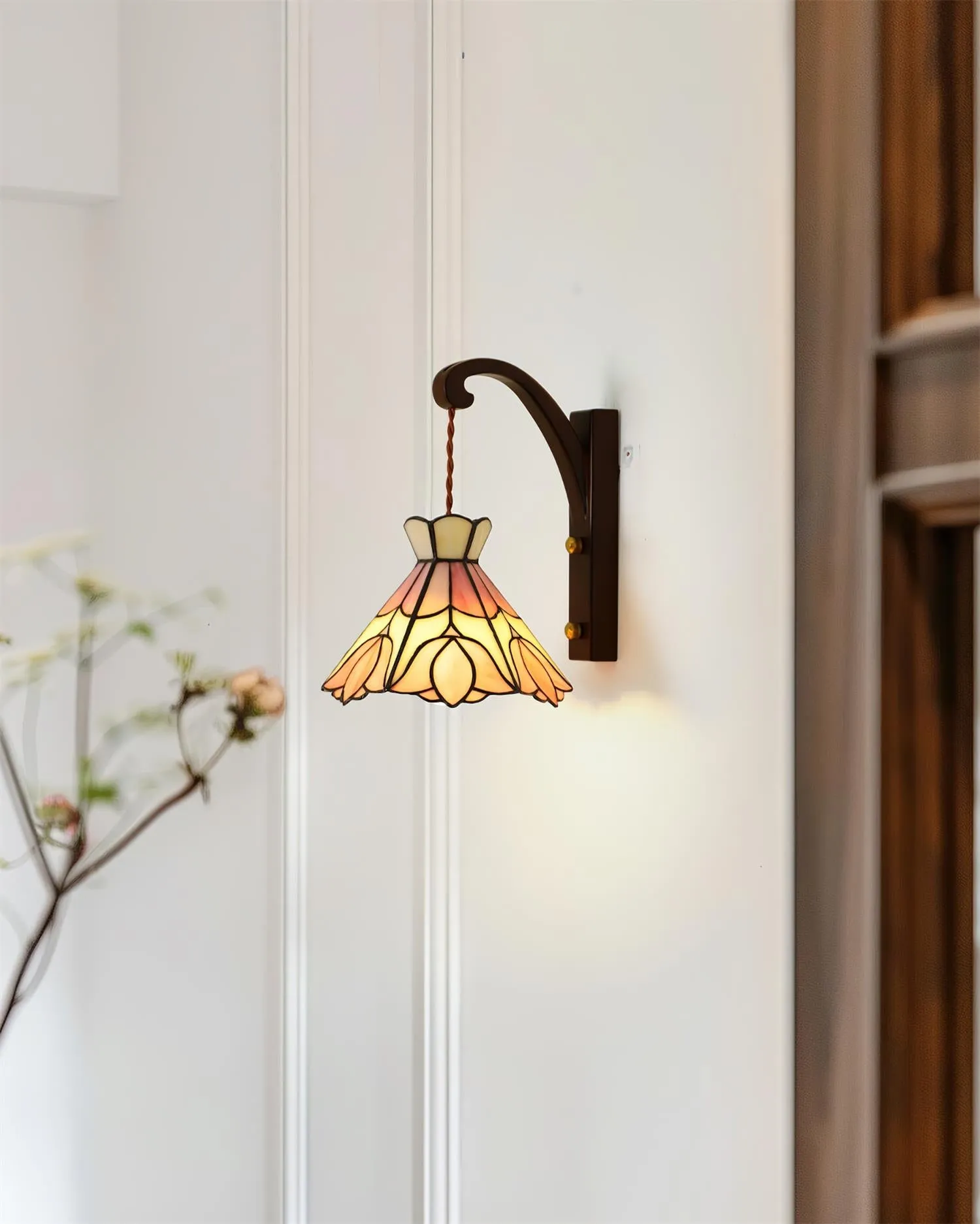 Serena Tiffany Plug In Wall Lamp D60
