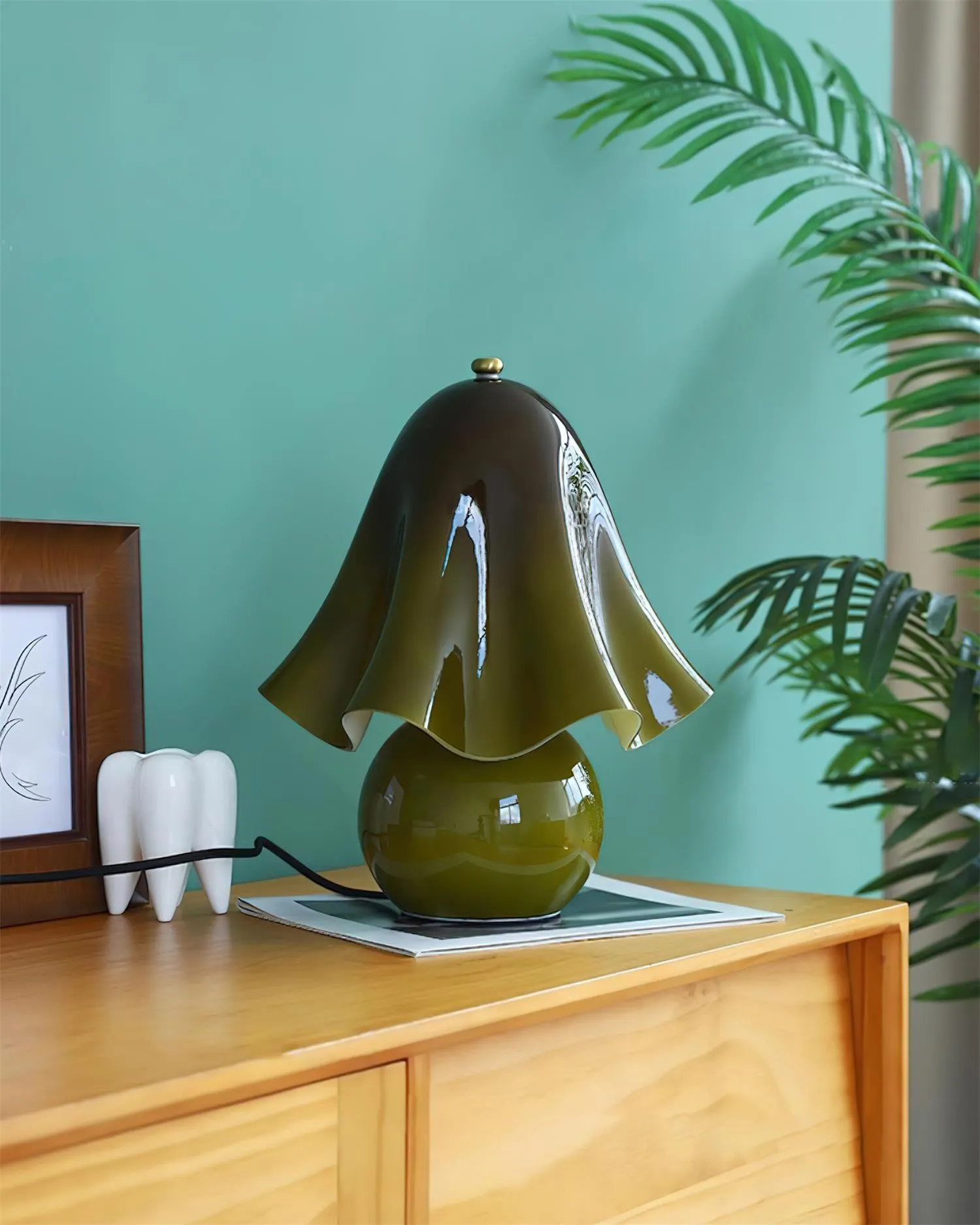 Bellina Decorative Table Lamp - Sculptural Bell Flower Shape KL1451