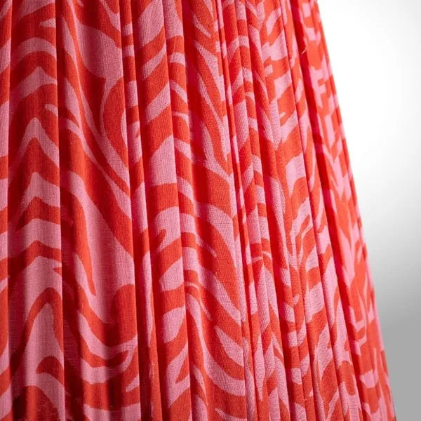 Grainora Soft Fabric Shade Table Lamp - Sculptural Wooden Base Lamp for Interiors KL2129