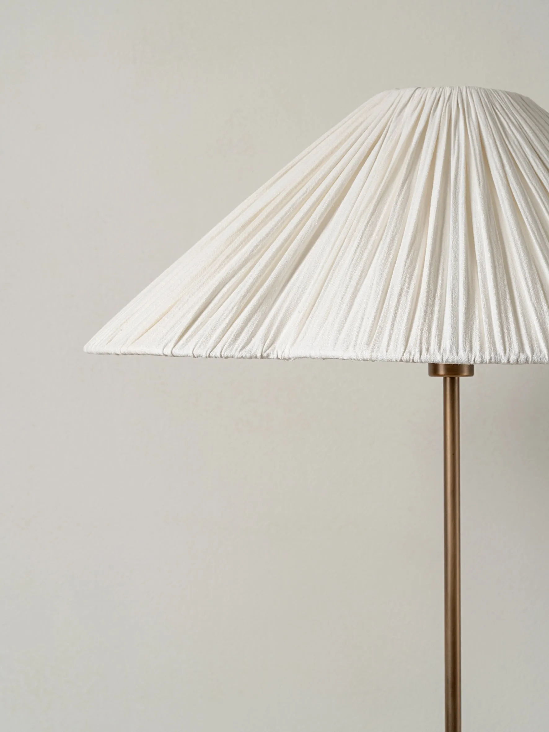 Linen Scalloped Floor Lamp – Soft Linen Pleats with Refined Metal Base KL1535