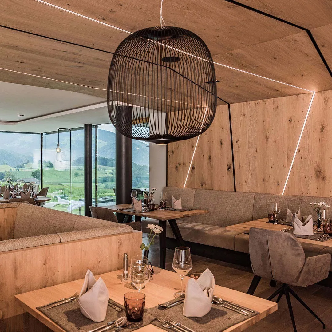 Metal Frame Spokes Pendant Light - Airy Wire Design Lighting for Kitchen Island
