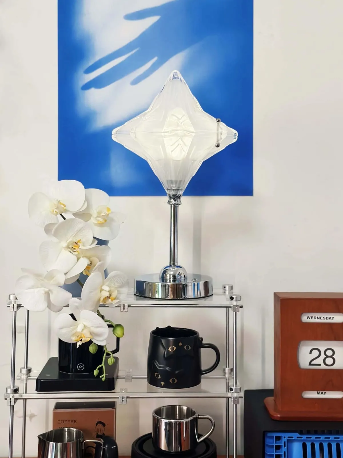 Art Deco Star Table Lamp - Frosted Glass Light for Modern Bedrooms - Astris Lyra KL1566