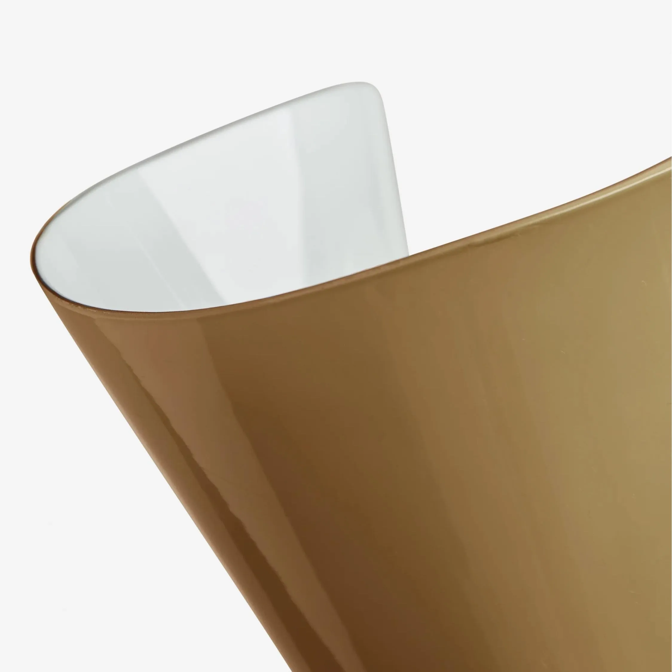 Bellina Radner Pendant Light – Colored Glass Shade with Brass Detail for Modern Spaces KL1417