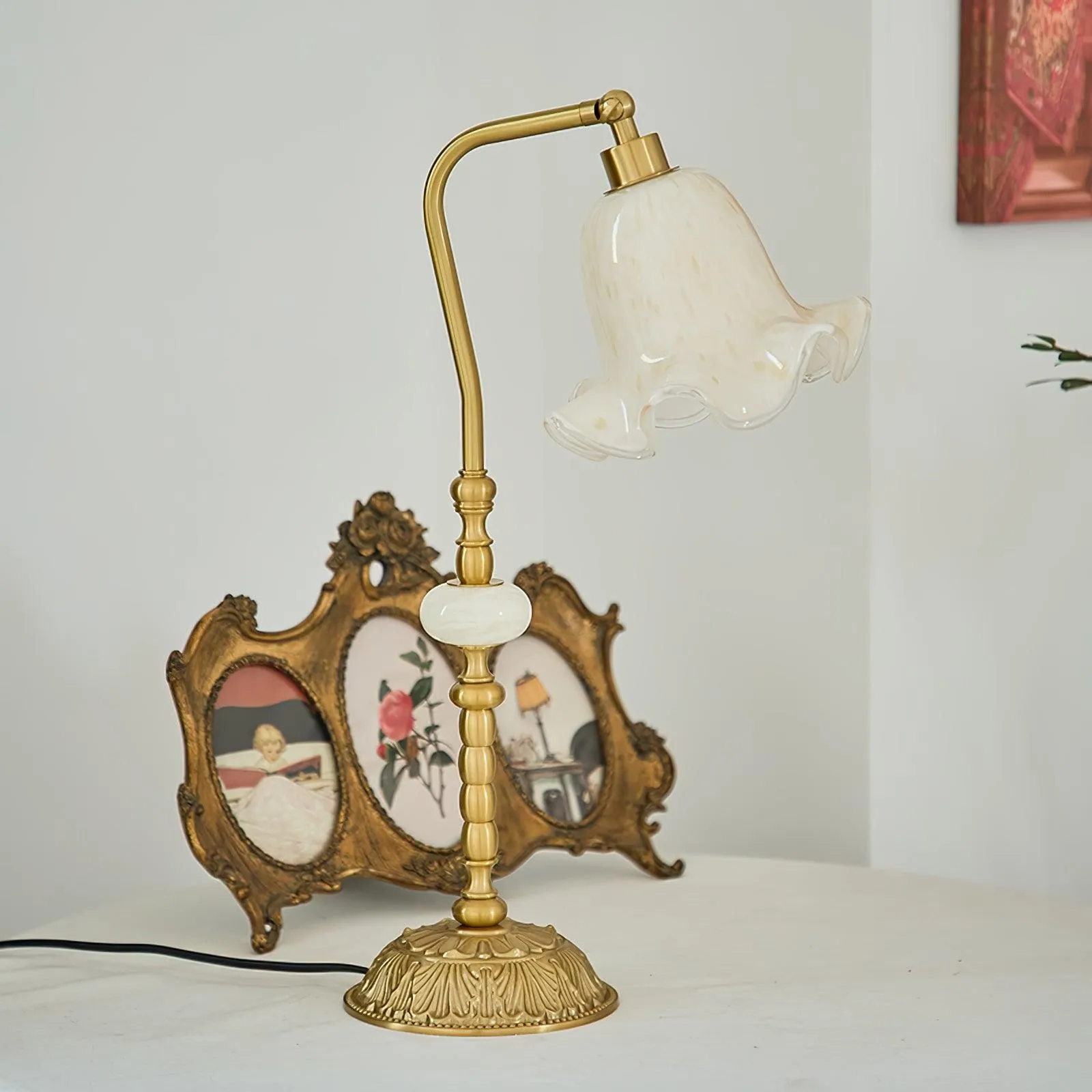 Classic Stylish White Tulip Brass Table Lamp KL718