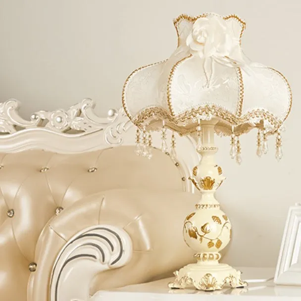 Classic European Vase Base Resin Fabric Table Lamp KL707
