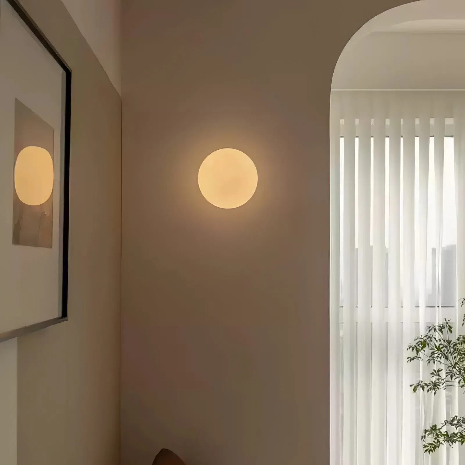 Minimalist Bauhaus Orb Style Wall Lamp KL400