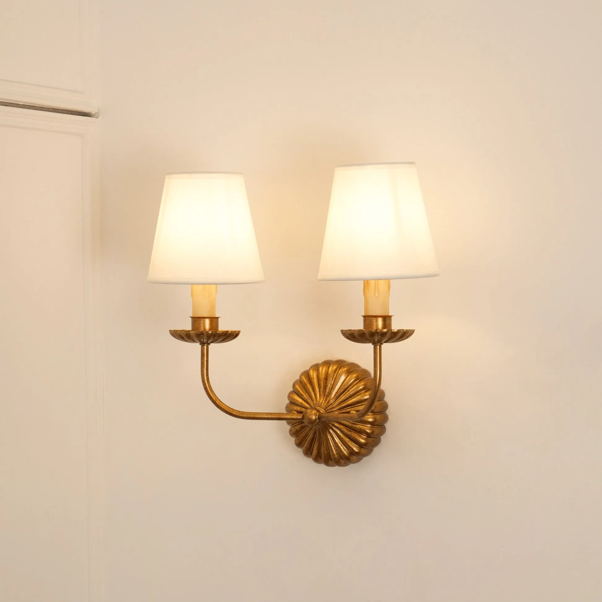 Catina Fabric Shade Wall Sconce – Classic Metal Wall Lighting for Entryway or Lounge KL1148