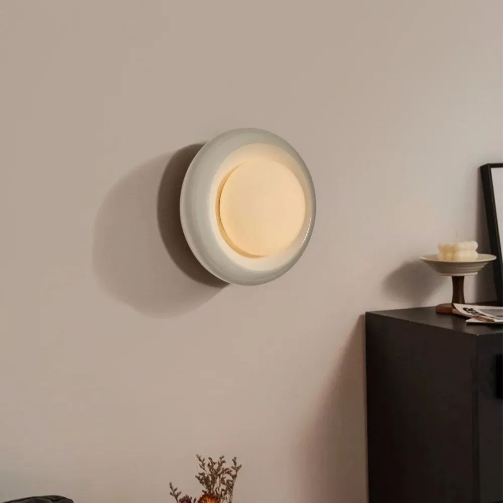 Elegant Glazed Ceramic Wall Sconce – Indoor & Outdoor Use KL1105