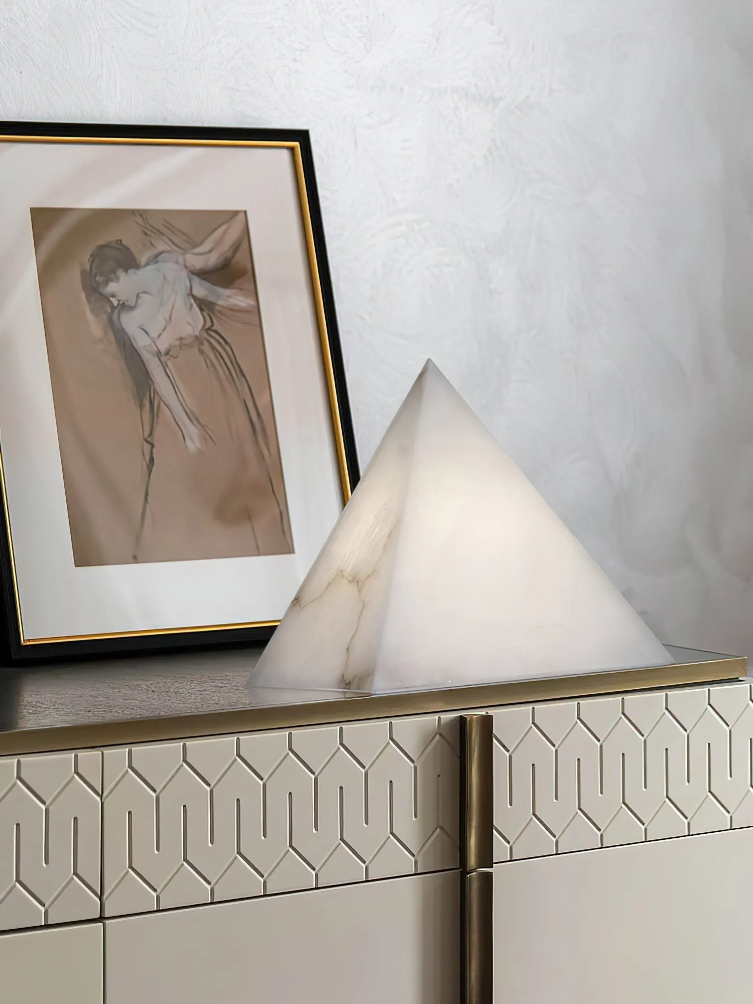 Alabaster Pyramid Table Lamp D428