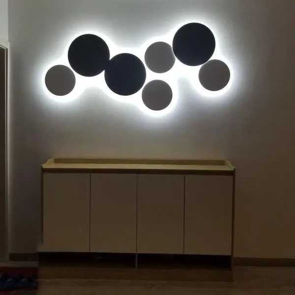 PUCK WALL ART | Fluorescent wall light
