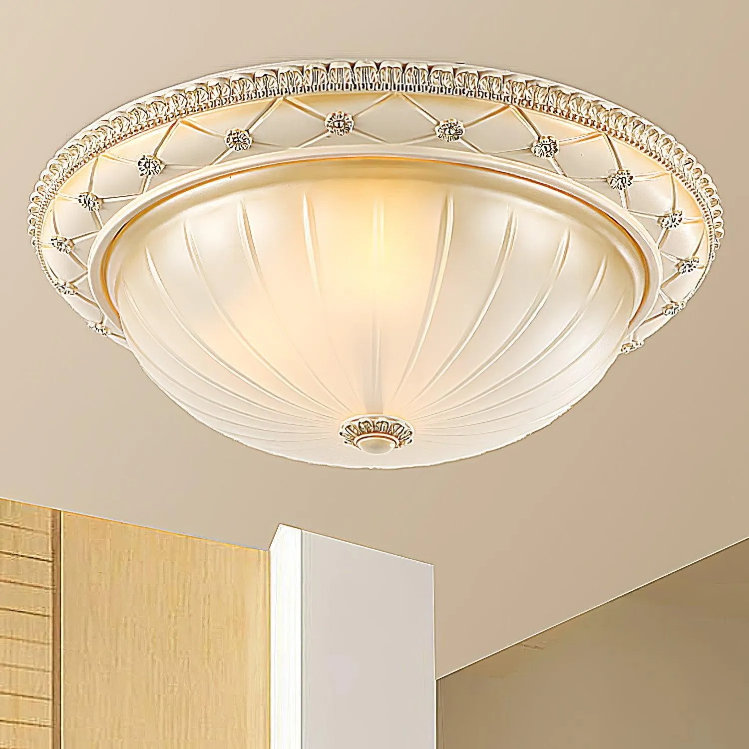 European Vintage Style Resin Ceiling Light for Bedroom KL358