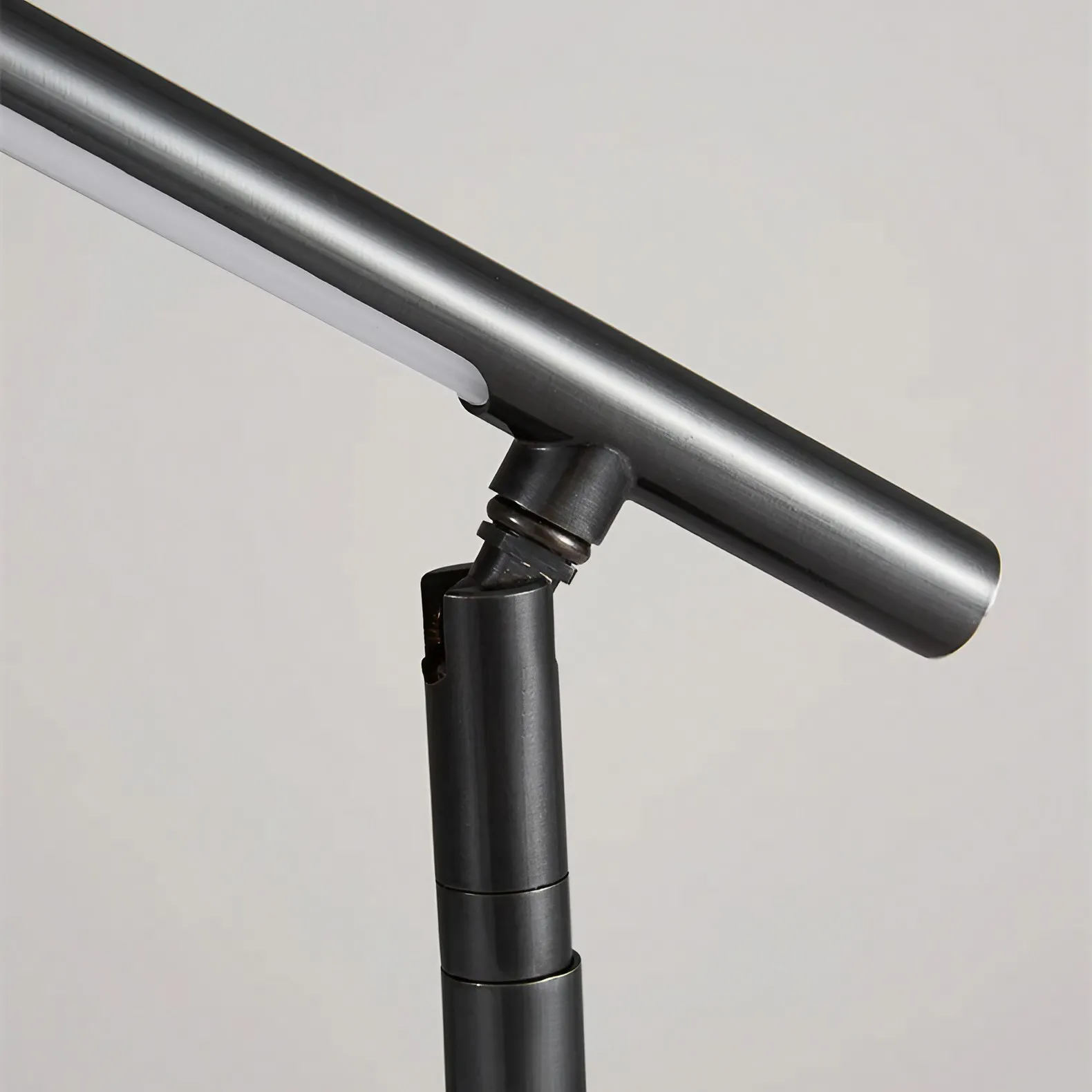 Modern Design Light Rods Reading Table Lamp KL188