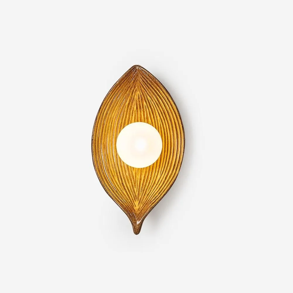 Contemporary Nordic Leaf Resin Wall Light KL445