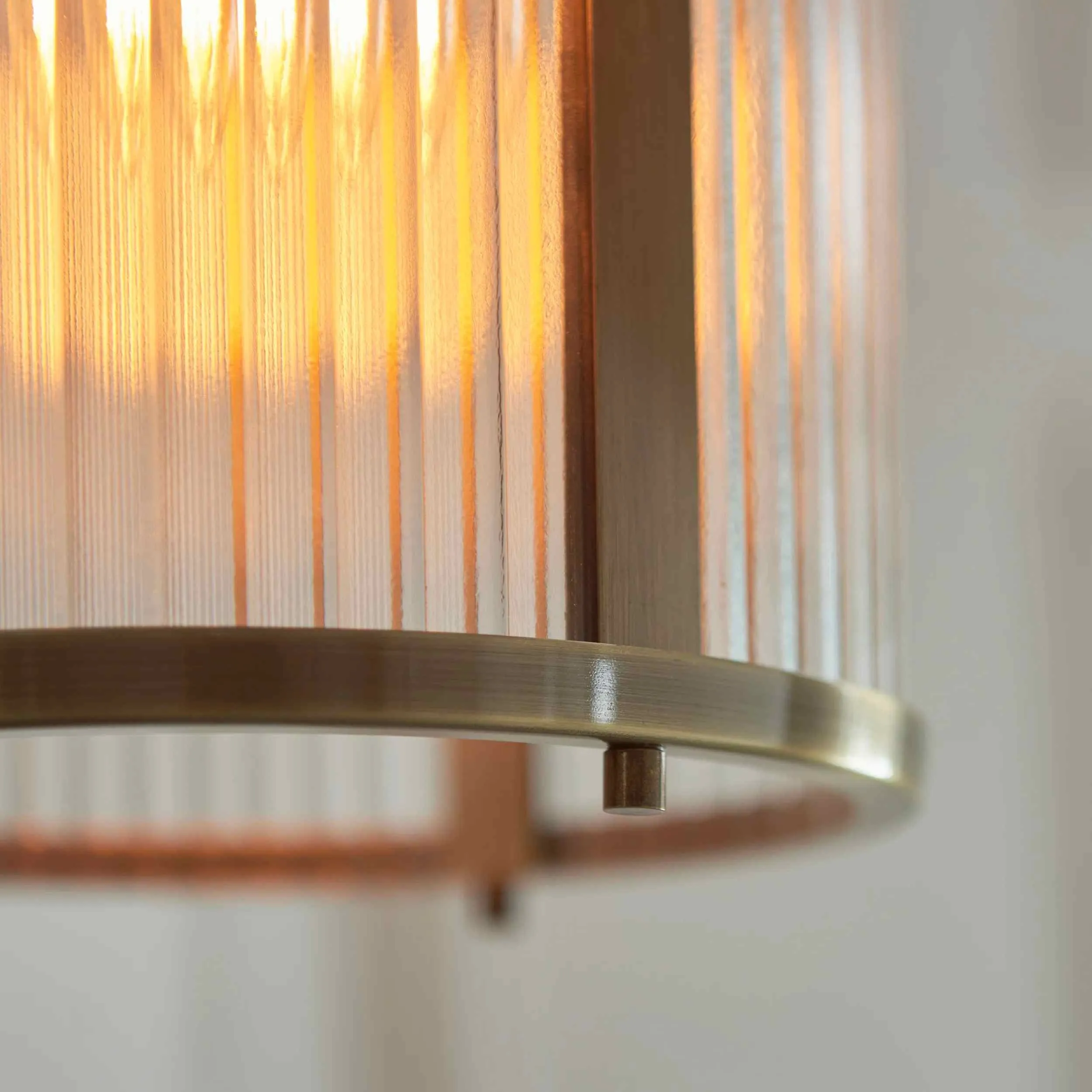 RibGlow Ribbed Glass Pendant Light - Antique Style Pendant Light for Dining Room KL1799