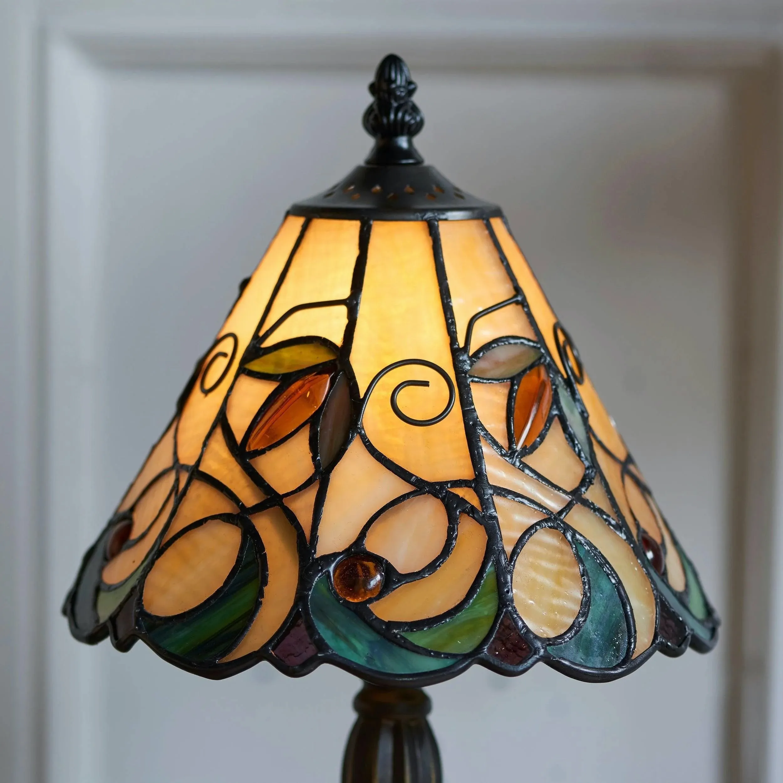 TF Jamelia Classic Stained Glass Table Light Lamp - Handcrafted Glass Light for Bedroom KL1806