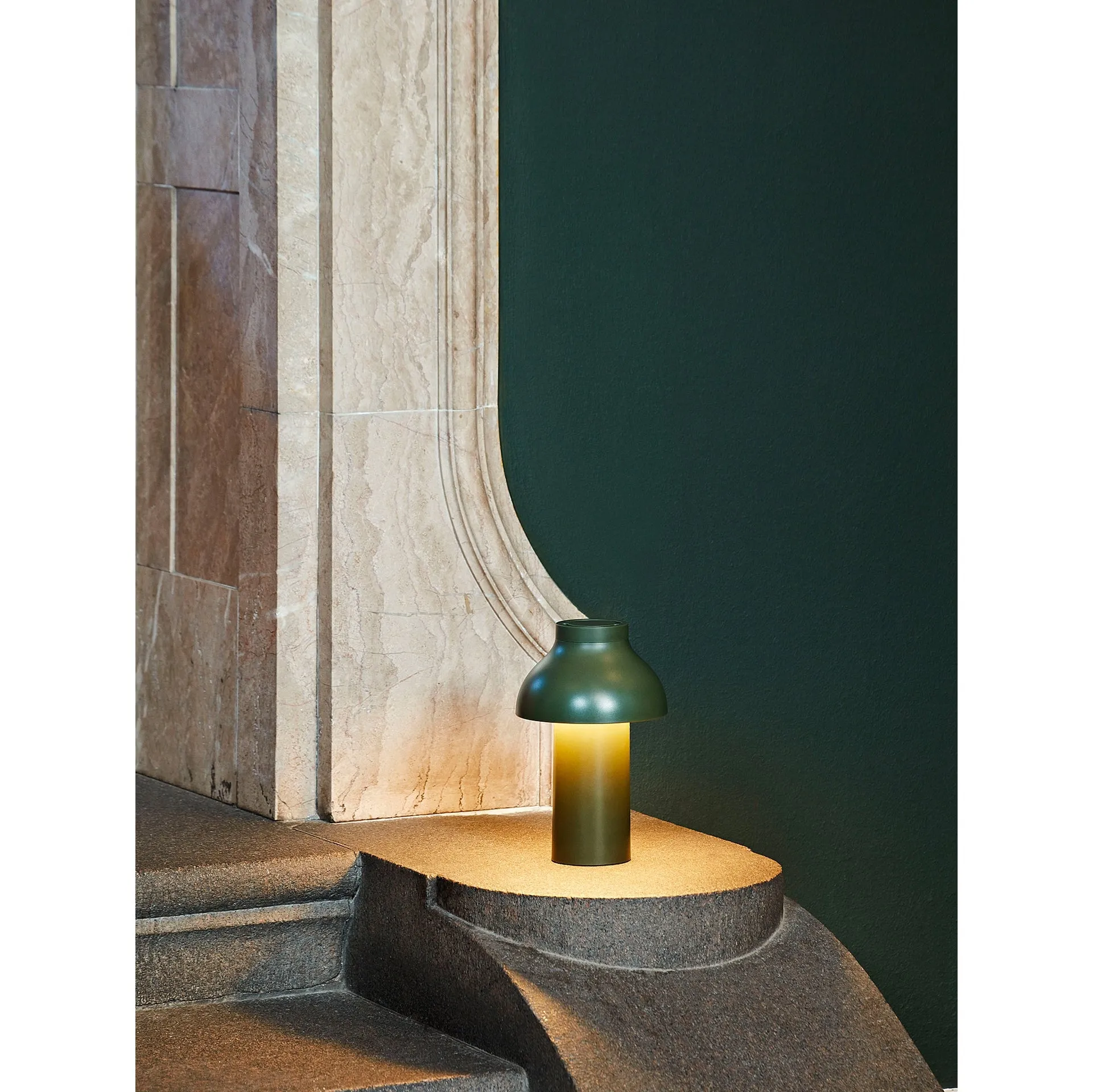 PC Portable Table Lamp (Built-in Battery) D646