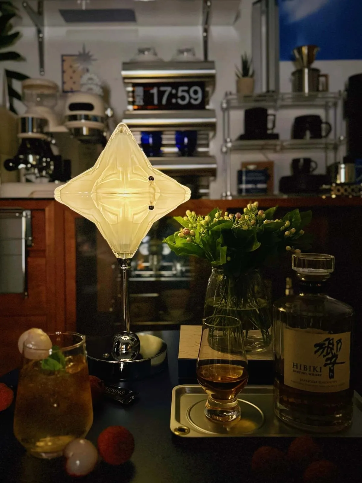 Art Deco Star Table Lamp - Frosted Glass Light for Modern Bedrooms - Astris Lyra KL1566