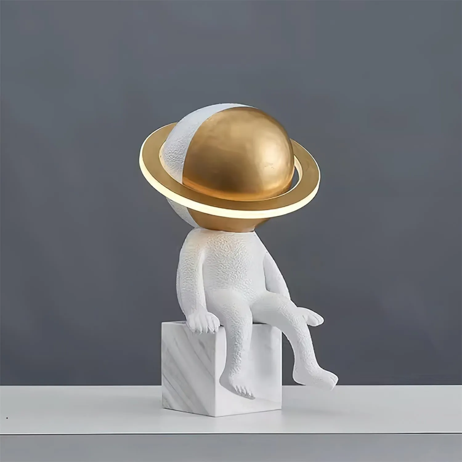 Modern Space Astronaut Resin Table Lamp KL232