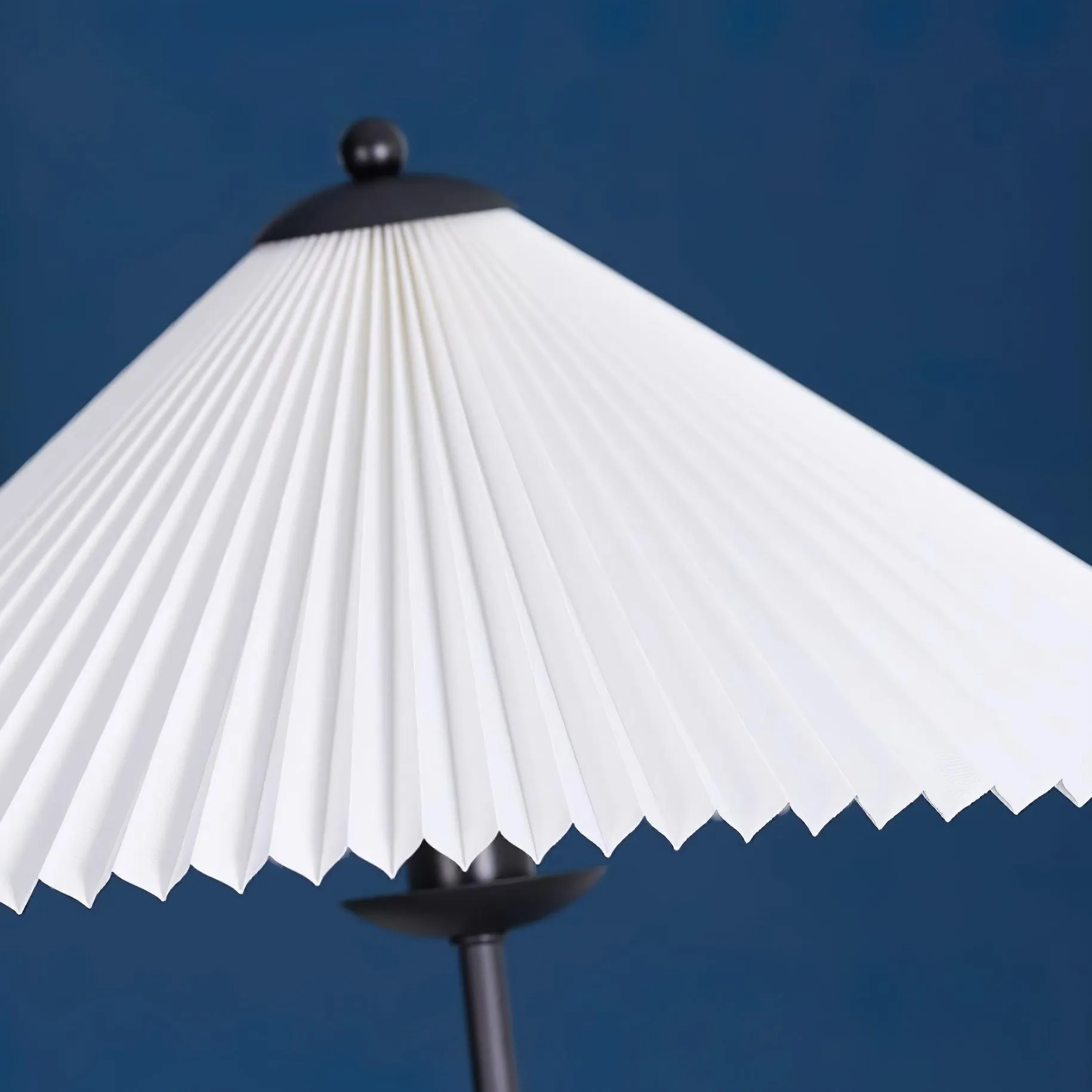Waveform Exclusive Floor Lamp KL659
