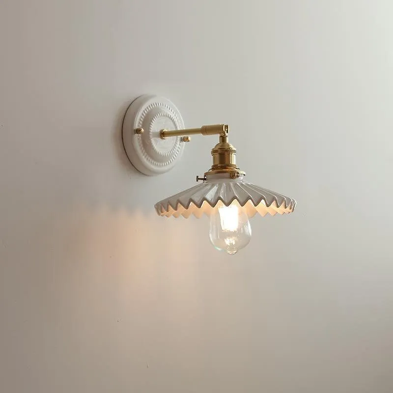 Elegant Ceramic & Brass Wall Light – Vintage Japanese-Style 1-Light Sconce KL1249
