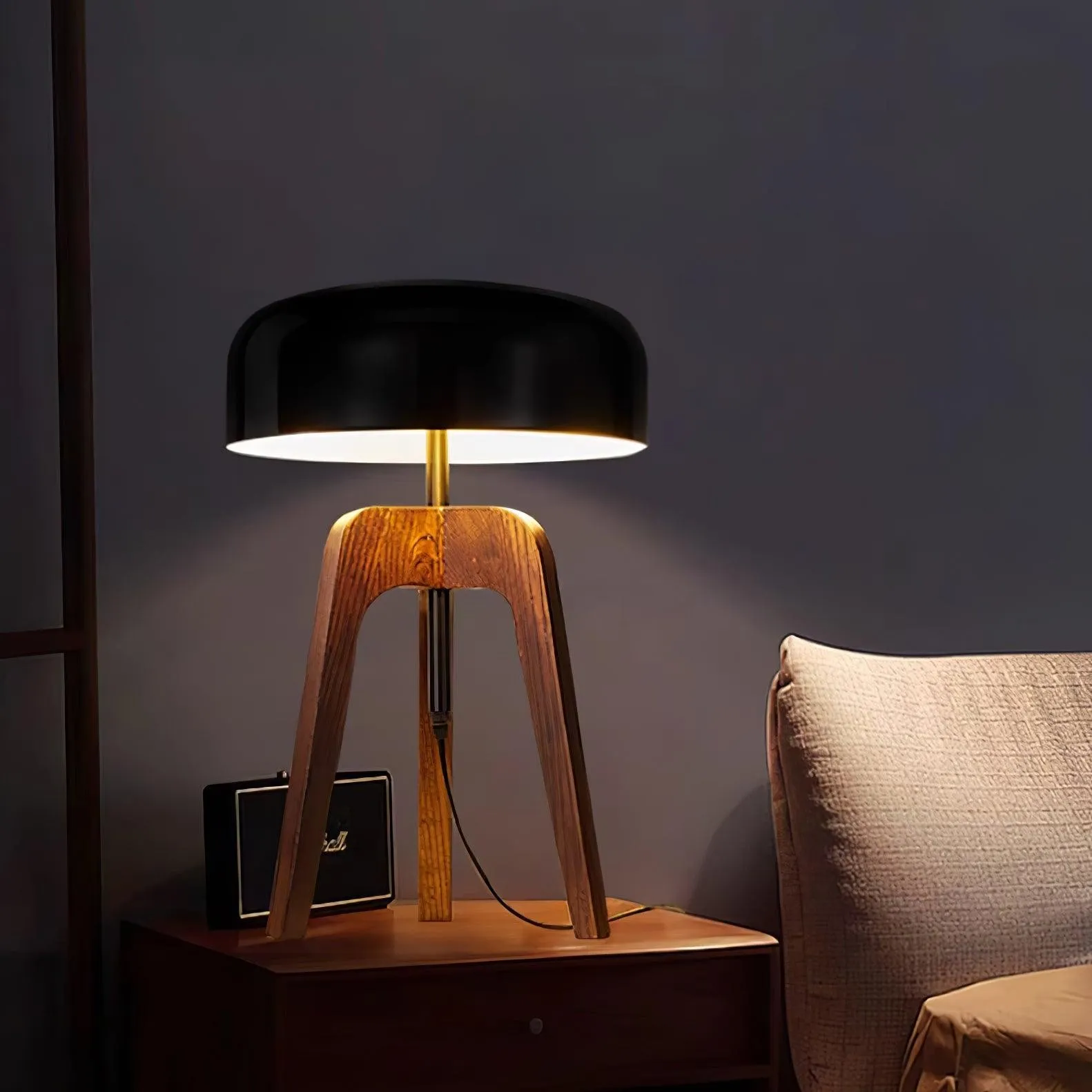 Minimalist Wood Tripod Table Lamp KL700
