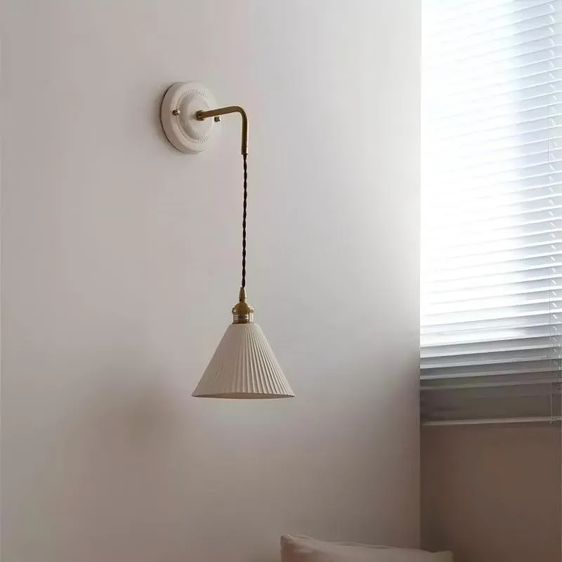 Elegant Ceramic Brass Wall Sconce – White Ceramic Shade with Brass Accent KL1542