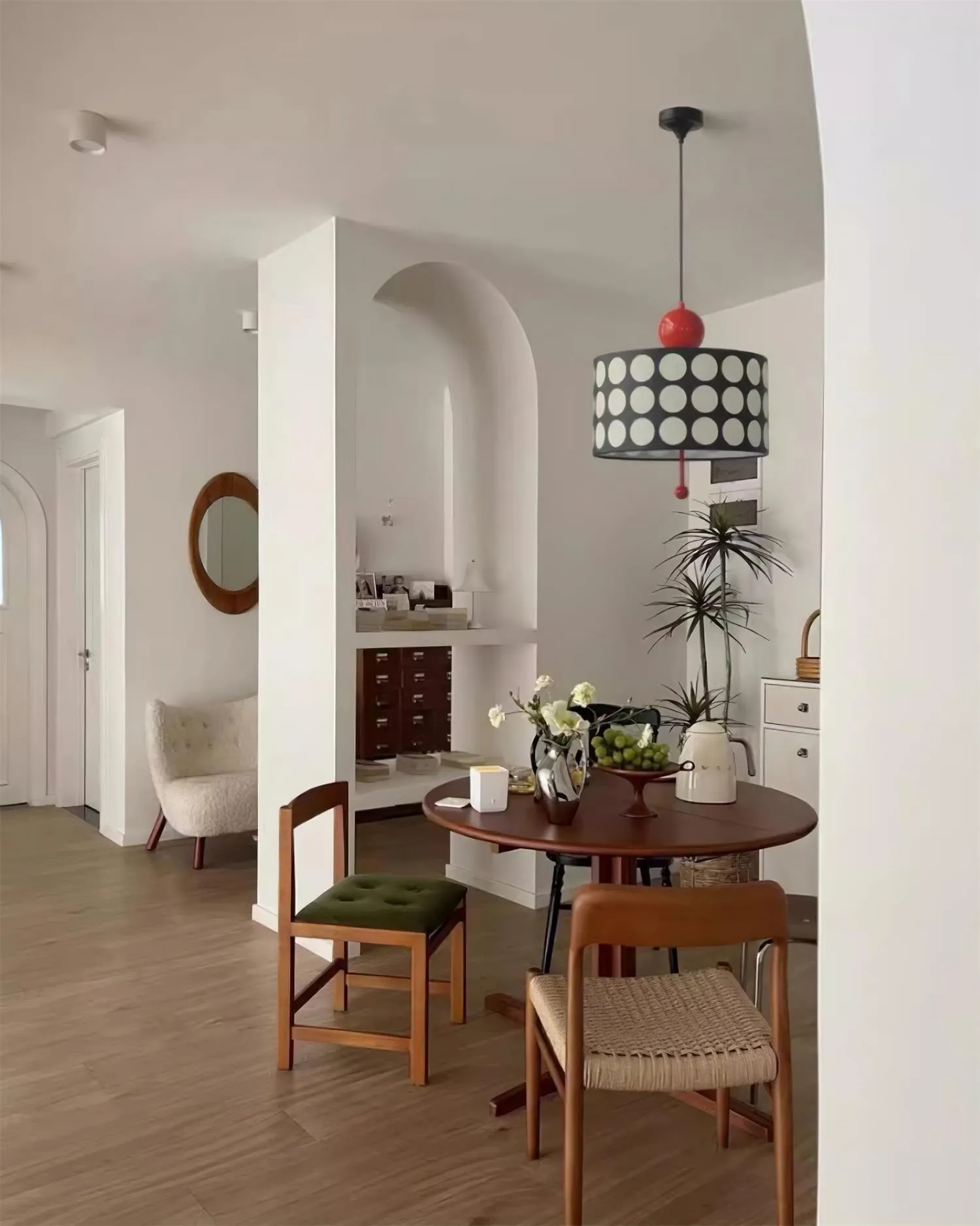 Graphic Checkered Pendant Light - Retro Chic Style for Dining Room and Kitchen Island KL341