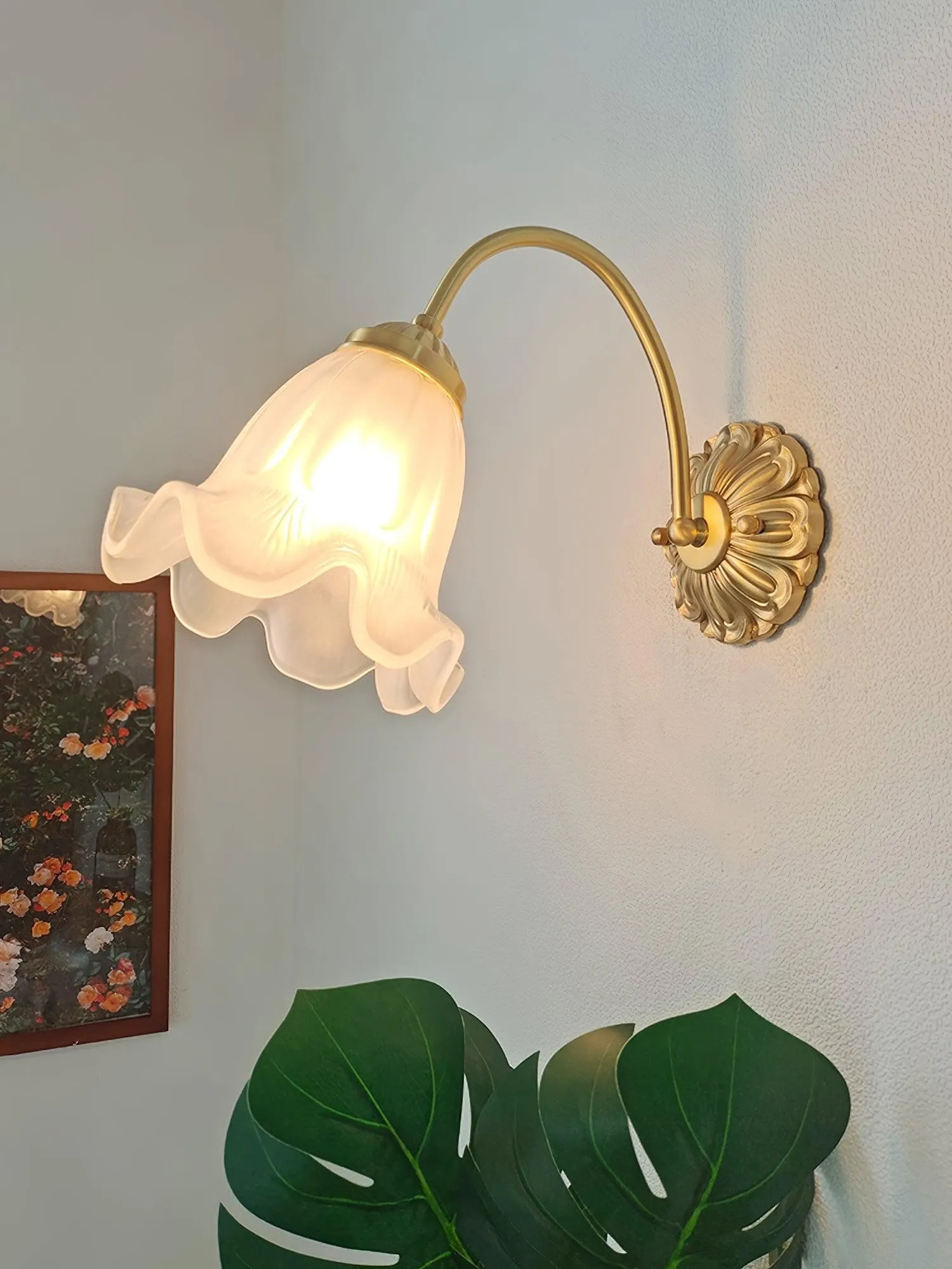 Nordic Modern Retro Elegant Flower Brass Glass Wall Lamp KL263