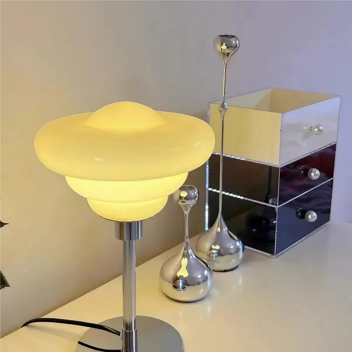 Nordic Minimalist Design Glass Table Lamp KL41