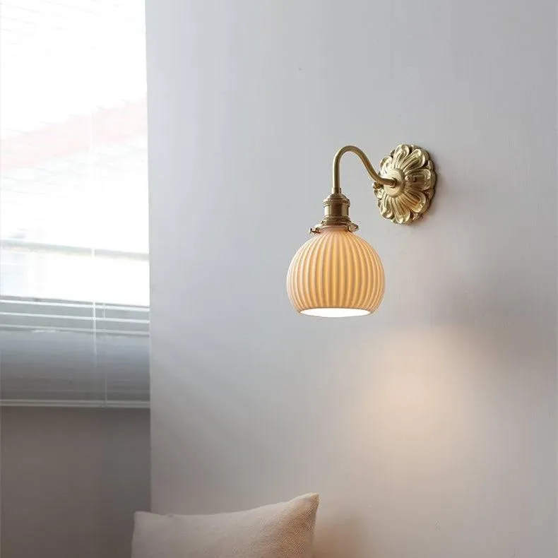 Elegant Ceramic Brass Wall Lamp – Vintage Ceramic Sconce with Brass Accents  KL1538