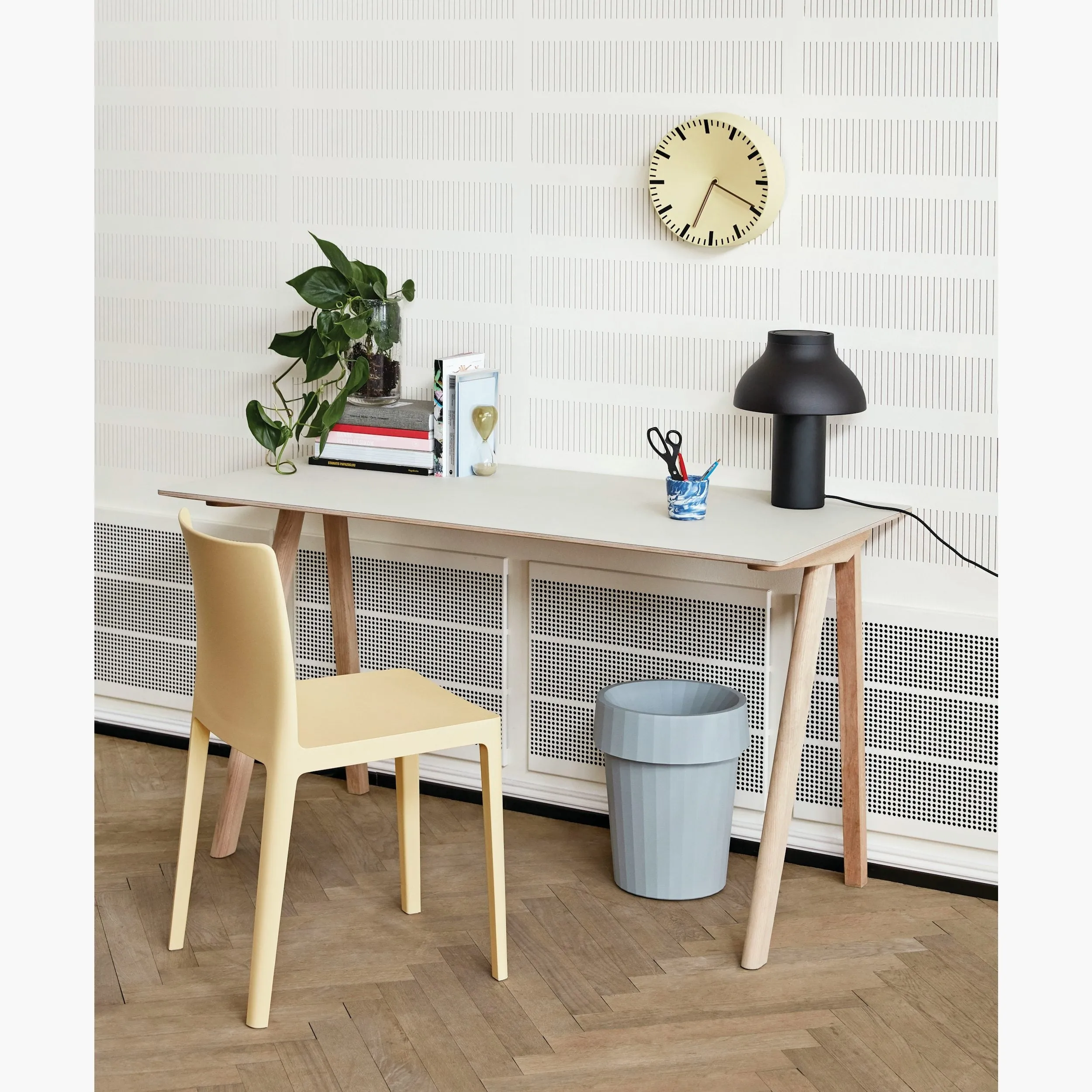 PC Portable Table Lamp (Built-in Battery) D646