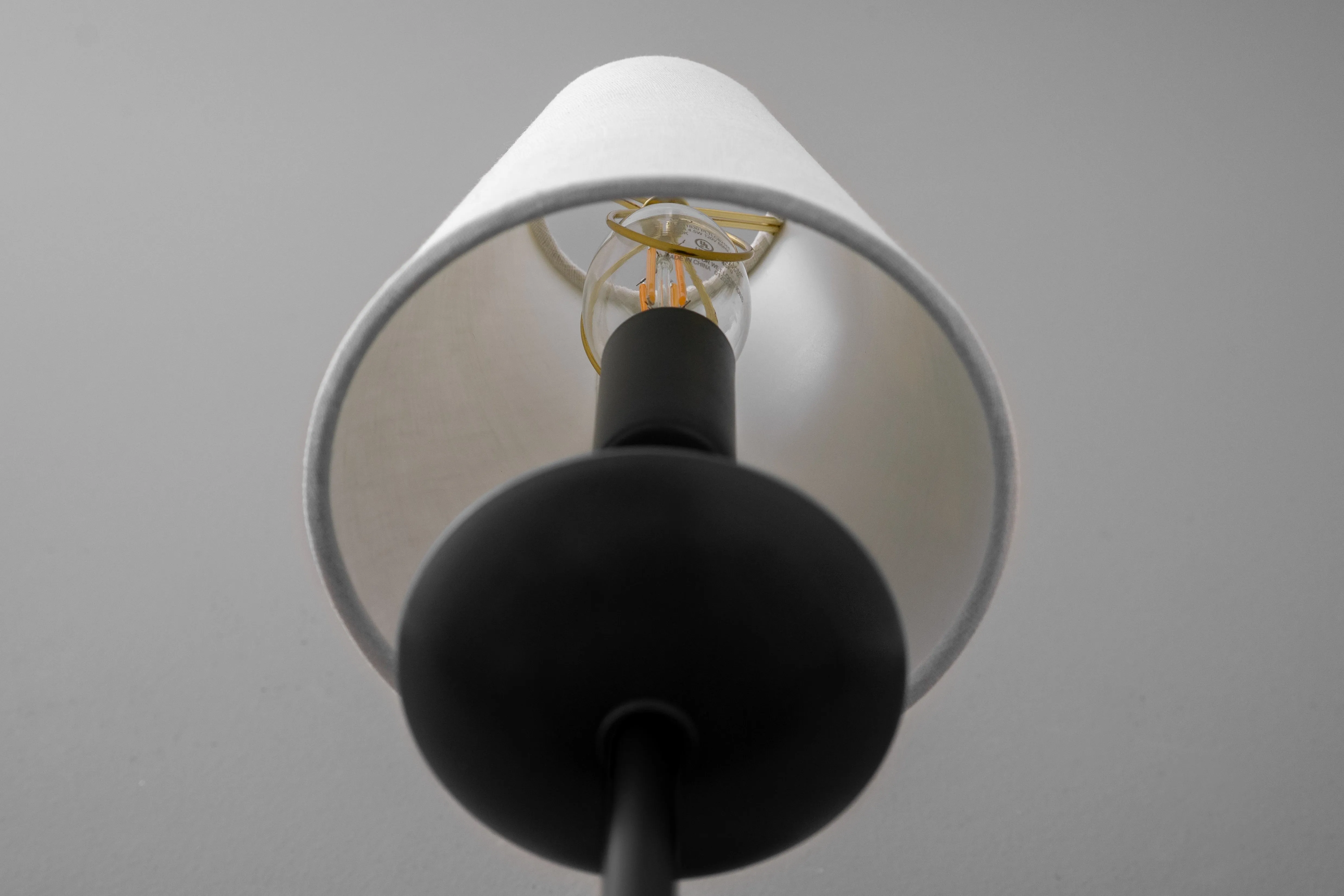 Curva Metal White Linen Sconce - Classic Brass Wall Light for Bedrooms KL1520