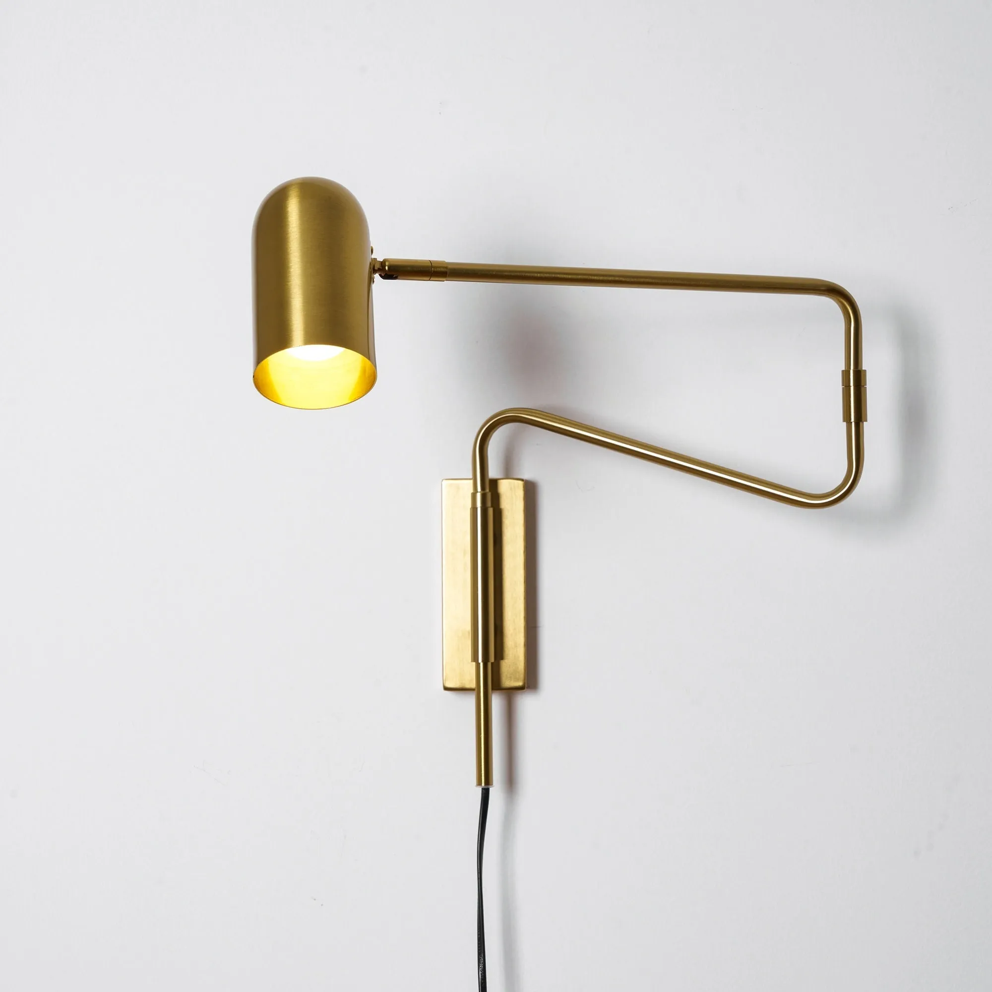 Adjustable Arm Plug In Wall Lamp D371