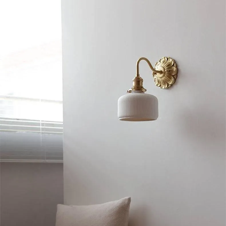 Elegant Ceramic Brass Wall Lamp – Vintage Ceramic Sconce with Brass Accents  KL1538