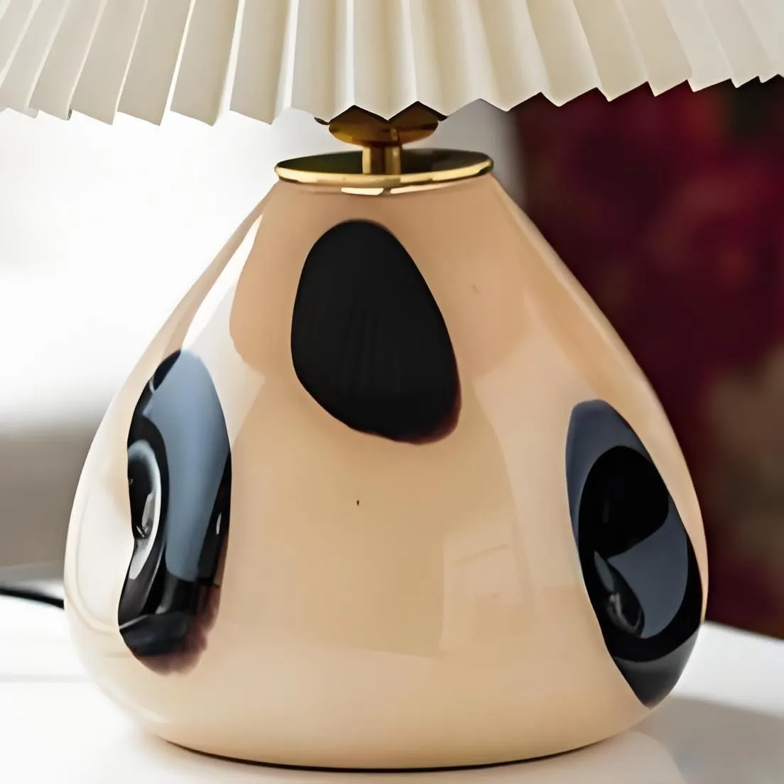 Undara Classic Pleated Table Lamp – Stylish Glass Base Table Light for Reading Corner KL2152