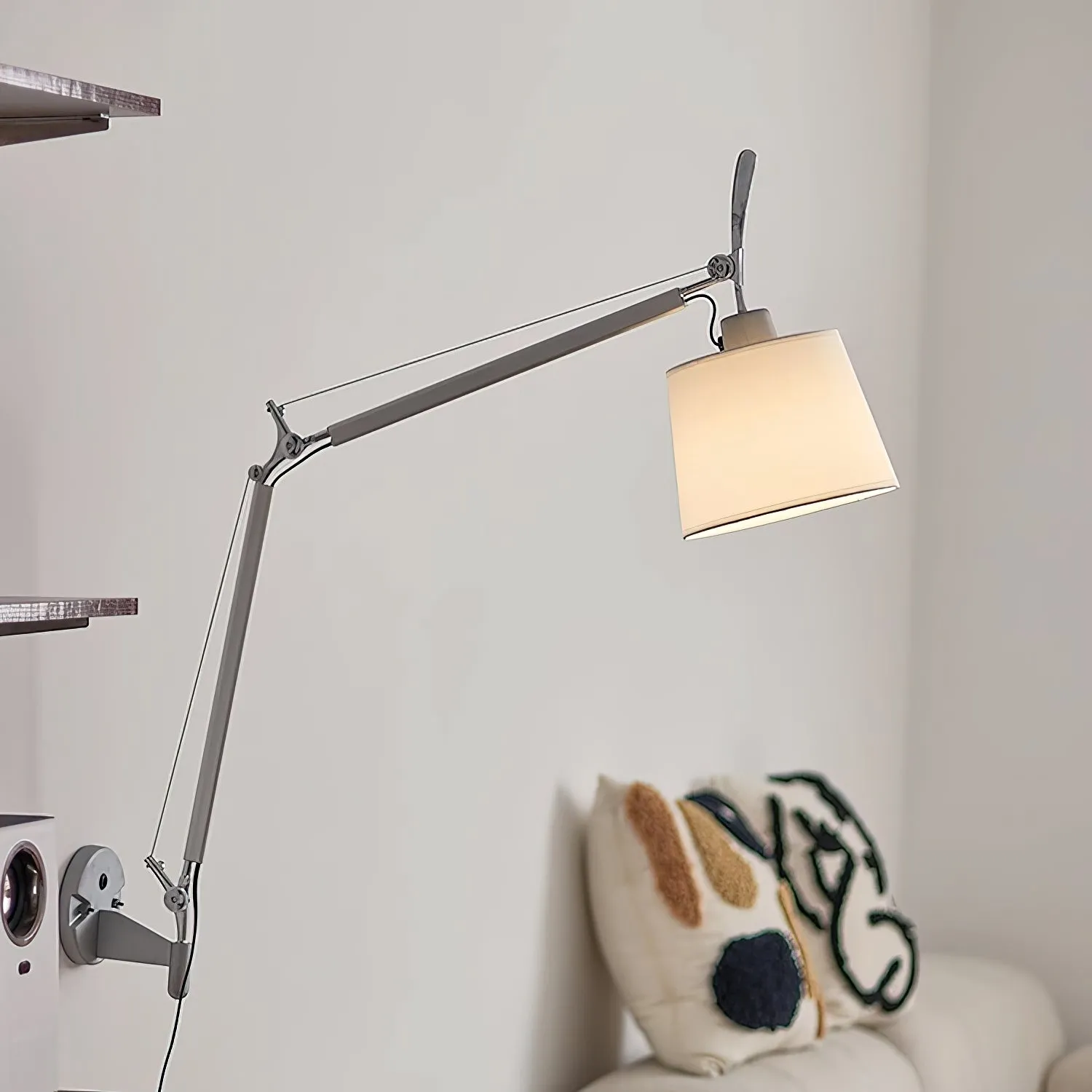 Velthea Plug-in Wall Lamp D715