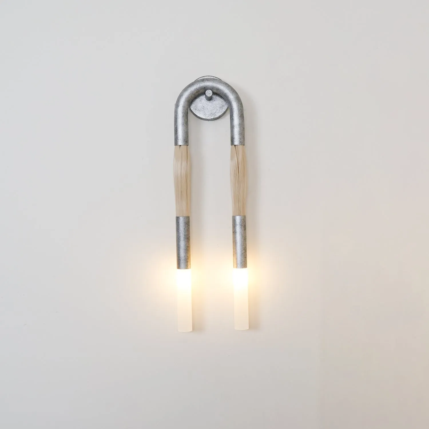 Elegant Horsehair U-Shaped Wall Light KL901