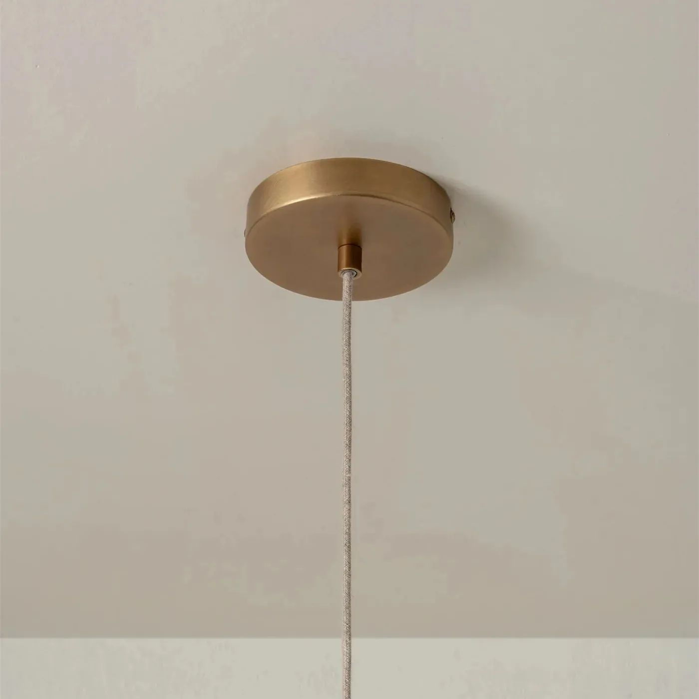 Linen Scalloped Pendant Light – Soft Pleated Fabric Shade Lamp For Kitchen & Dining KL1534
